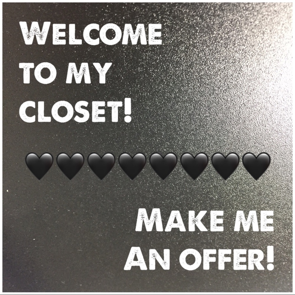 Welcome to my closet! 🖤
